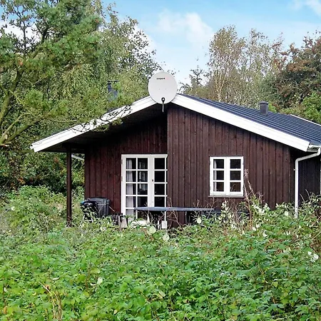 Σπίτι διακοπών Secluded Forest Retreat At Gjol-by Traum Åbybro